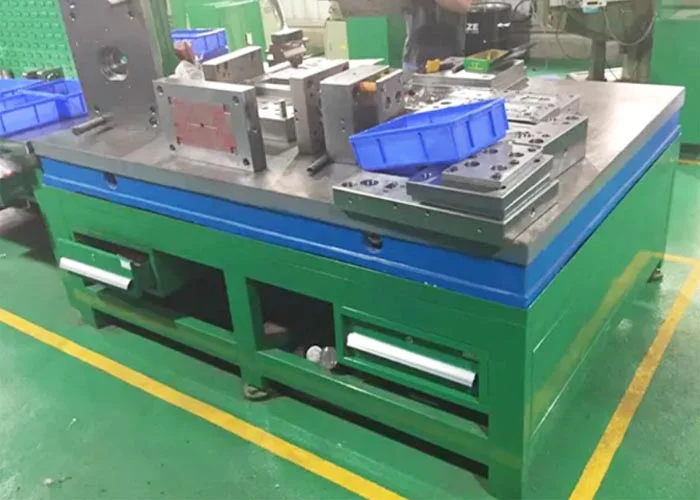 Mold assembly Mold assembly