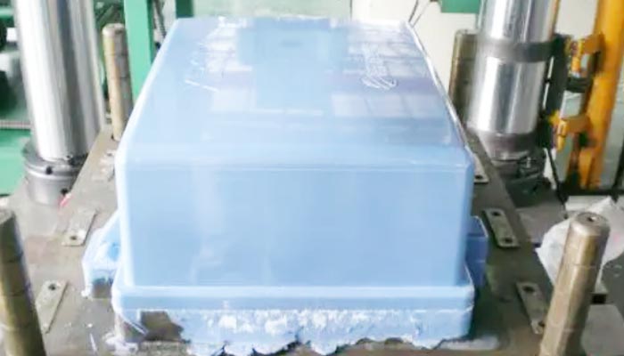 Analysis of SMC molding process and its advantages SMC molding process and its advantages