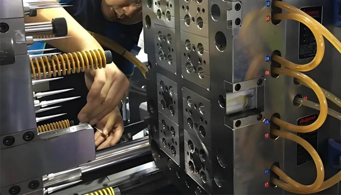 Injection mold maintenance Injection Molds Maintenance