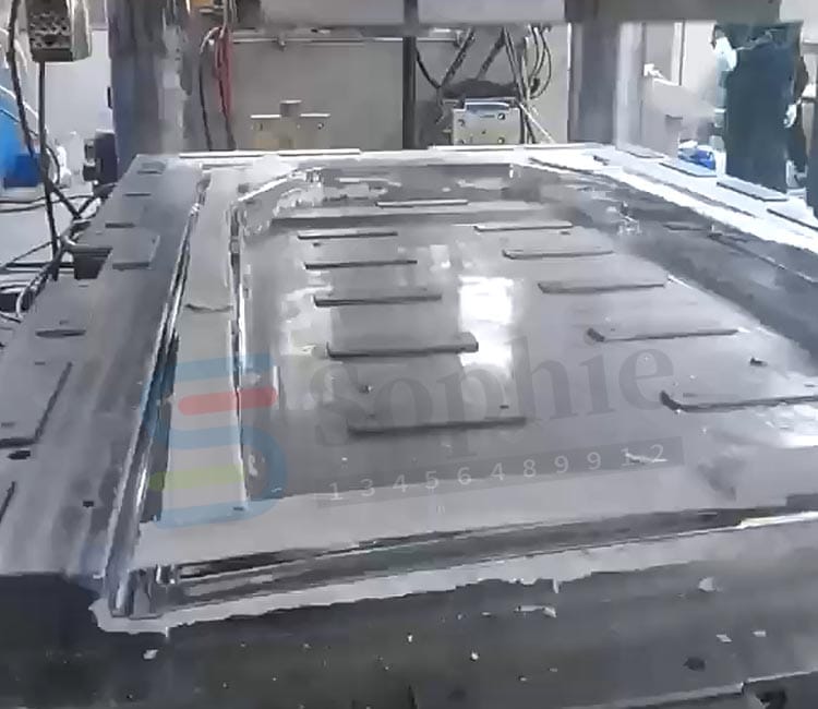 Introduction to Compression Molding Introduction To Compression Molding