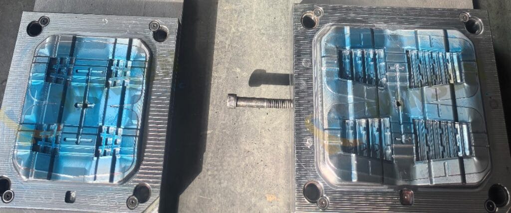 Plastic Injection Mold 1 Plastic Injection Mold 1